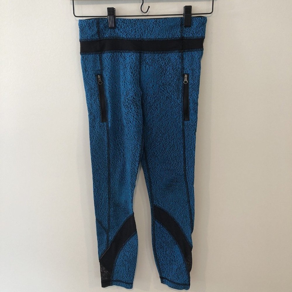 Womens Lululemon blue/black leggings size 4